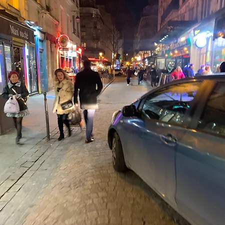 Au Centre De Париж